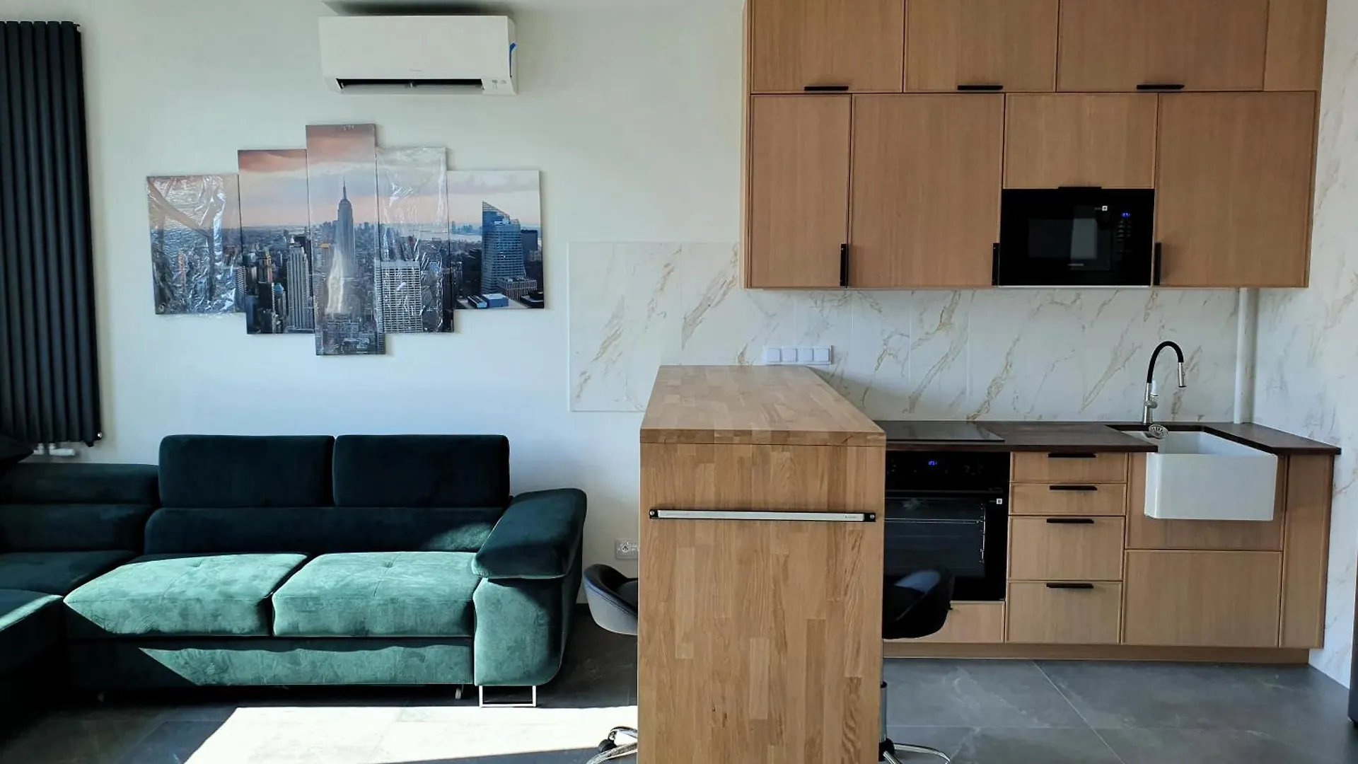 Grzybowska 37 Apartment Warsaw 0*,  Poland